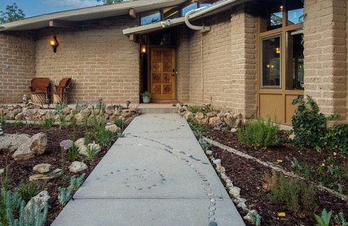 Pojoaque House | El Caracol Court 15 mins North Of Santa Fe!