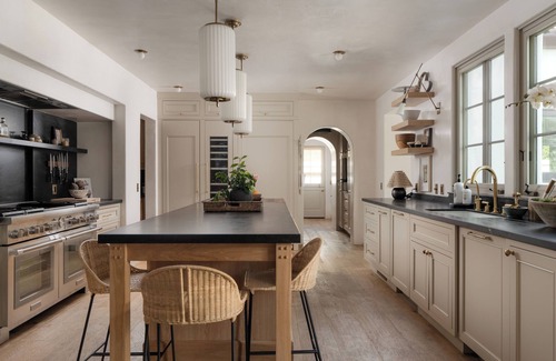 Hedgerow House | El Cedro - Luxurious Family Estate with Pool in Charming Montecito
