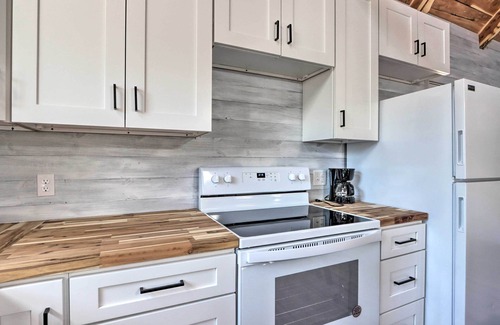 El Dorado Springs Cabin | El Dorado Springs Cabin: Near Trails & Parks!