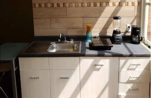 Coyoacan Apartment | El Puente cómodo estudio cocina y baño privados, metro General Anaya a 2 minutos