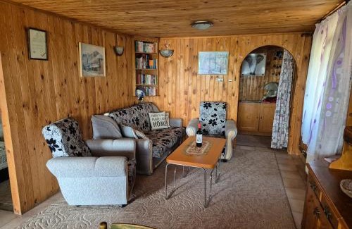 Zebegeny House | Elefántos Kis Mókus Házikó