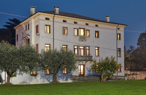 Romano d'Ezzelino Villa | Elegant 17th century villa in Veneto - perfect for groups