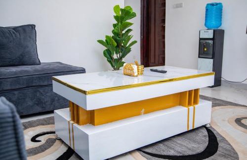 Nakuru Apartment | Elegant 2-BD -Scenic Views & Central Location
