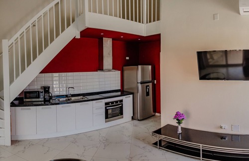 Noord Apartment | Elegant 2-bedroom Apartment 2 km From Eagle Beach