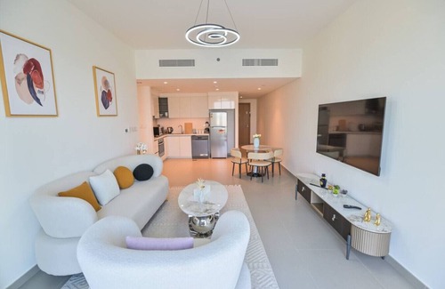 Za'abeel 2 Apartment | Elegant 2BR Apt Near Dubai Mall & Hotels, Zabeel