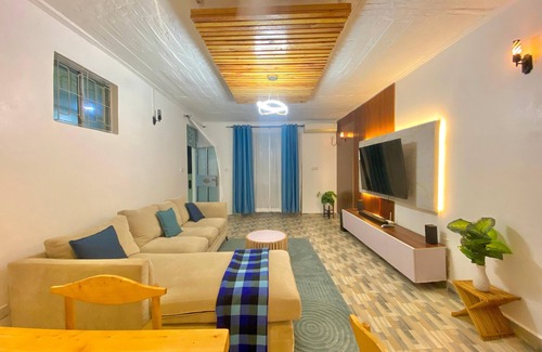 Kwale Cottage | Elegant 2BR Cottage | Diani,3 mins to the airport, 6 mins to the beach!
