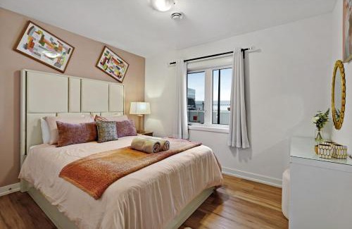 Niagara Falls Apartment | Elegant 2BR Suite with Parking, Only 7 Mins to Niagara Falls and Sleeps 4 Guests