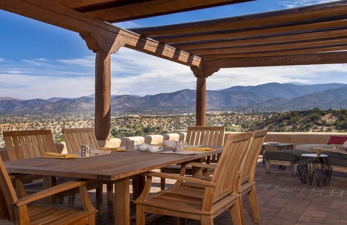 Chupadero House | Elegant 3 bedroom home with stunning views and 5 star reviews!