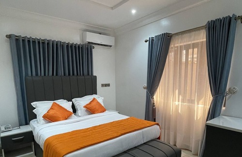 Lekki Phase 1 House | Elegant 4-Bedroom Duplex in Lekki Phase1