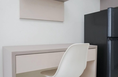 Pinang Apartment | Elegant and Relaxing Studio Apartment at Springwood Residence