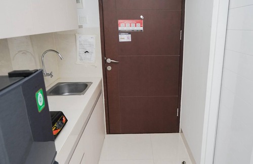 Pinang Apartment | Elegant and Relaxing Studio Apartment at Springwood Residence