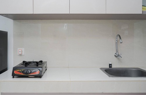 Pinang Apartment | Elegant and Relaxing Studio Apartment at Springwood Residence