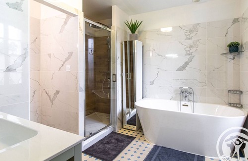 La Menitre Bed & Breakfast | Elegant B&B near Loire with park and pool