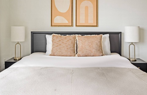 Old Ballard Apartment | Elegant Ballard 2BR w/ W/D, BBQ & Gym, near Waterfront, by Blueground
