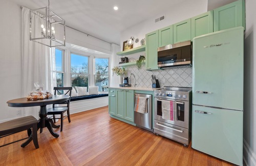 Sandusky Condo | Elegant Boutique Condo Downtown Sandusky