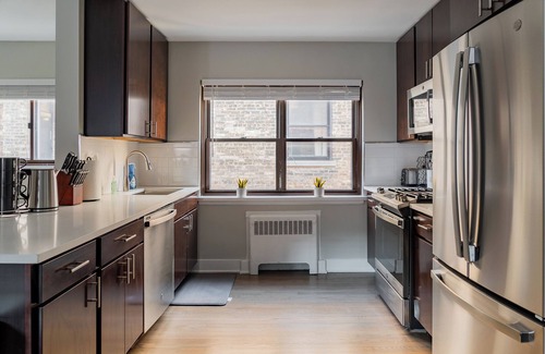 Evanston Apartment | Elegant|Brand New Remodeled|1BR|Next to Beach