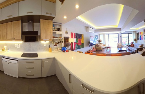 Konak House | Elegant & Cozy Retreat Home: City Center Gem by the Seaside, Steps from the Tram