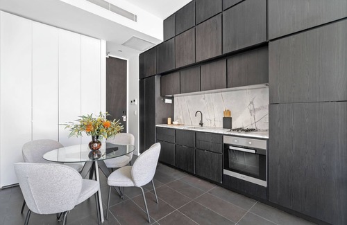 Surry Hills Apartment | Elegant Designer Apartment - Managed by 'Apartment Hotel' Group.