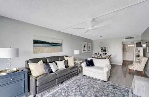 Braden River Condo | Elegant Escape - Golf Side & Water Views