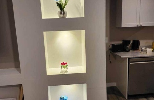 Regina House | Elegant Family Suite by Stadium, Airport, Shopping