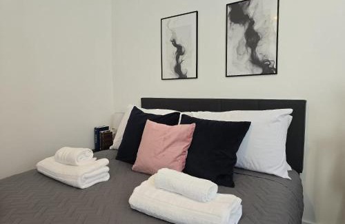 Hoxton West Apartment | Elegant Flat in London