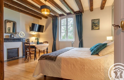 La Menitre Bed & Breakfast | Elegant guest rooms near the Loire