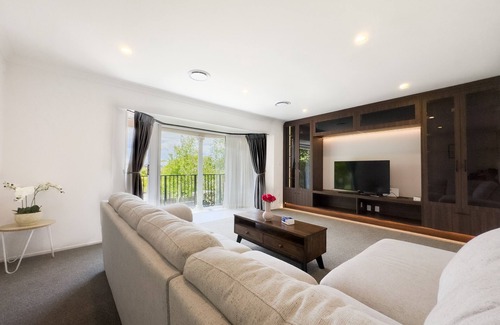 Mellons Bay House | Elegant House in East Auckland