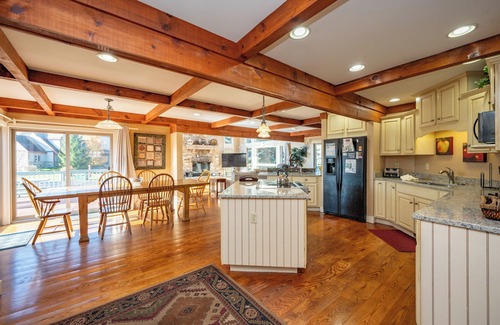 Waterfront Greens House | Elegant Lakefront Stay w/Hot Tub & Views