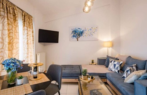 Koukouli Apartment | Elegant Loft # B2nnEnjoy a stylish experience at this centrally located place.nn