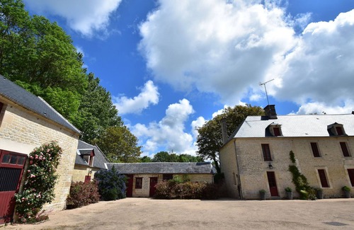 Ponts sur Seulles Villa | Elegant Normandy Retreat