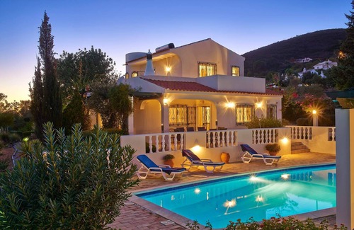 Aldeia Villa | Elegant Family Villa, A/C, Private Pool, Landscaped Garden, Sea Views - 15mins walk to Santa Barbara
