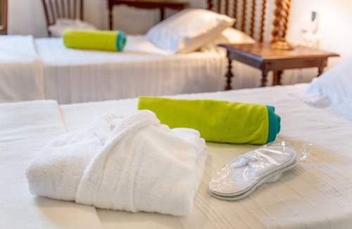 Inca House | Elegant Room in Guest House "Son Vivot" with Pool, Terraces & Wi-Fi