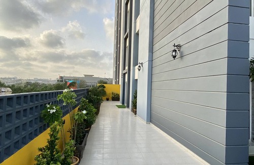 Karachi Apartment | Elegant & Spacious 2br family apt, Sharahe Faisal