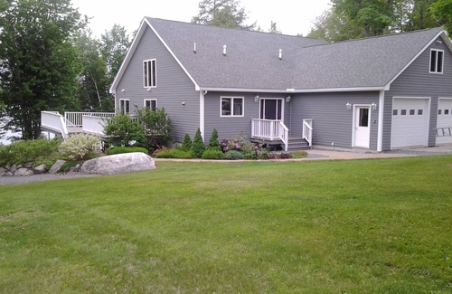 Franklin House | Elegant, spacious 5 bedroom home on Molasses Pond