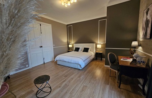Cluis Bed & Breakfast | Elegant stay at Château, modern comfort and nearby activities