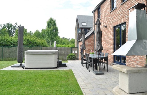 Bomal-sur-Ourthe House | Elegant Villa in Bomal