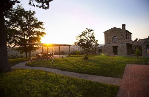 Poggibonsi House | Elegant Villa Rugiada Located Between Florence and Siena