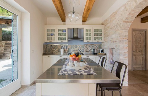Acqualagna Villa | Elegant Villa with Garden