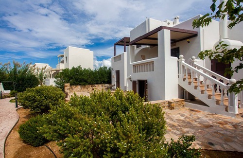 Naxos Villa | Elegant villa with pool