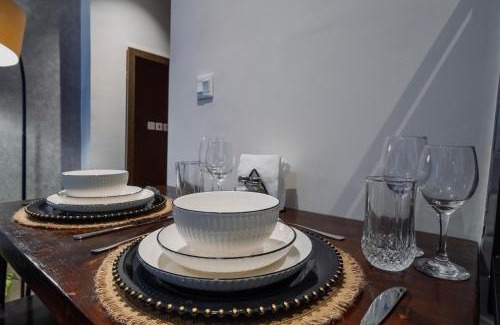 Kilimani Apartment | Elegant Wilma Towers Apartment - Golden Sunsets and Ngong Hills View