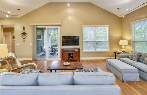 Plantation House | ELEGANTLY APPOINTED AND RECENTLY RENOVATED in 2016!