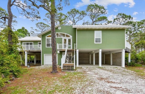 Plantation House | ELEGANTLY APPOINTED AND RECENTLY RENOVATED in 2016!