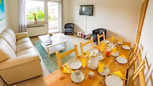 Sanderau Apartment | Eleonoras Ferienwohnung in Würzburg Stadt am Park mit Balkon inklusive eigenen Parkplätzen vor der Tür