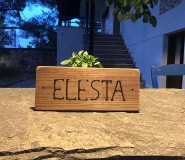 Vourvourou House | Elesta