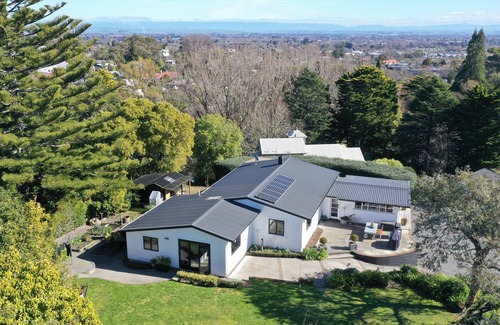 Havelock North House | Elevated family home near Te Mata Peak