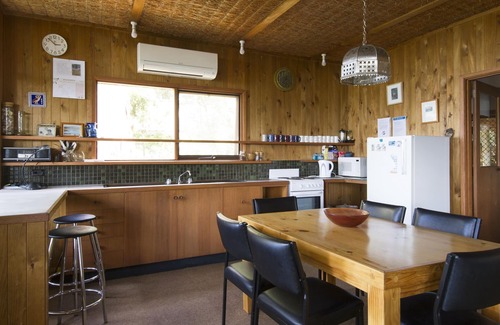 Lorne House | Elevated Views To Aireys Inlet