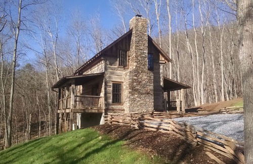 Weaverville Cabin | Eli Reeves Cabin at Hobbyknob Farm - Authentically restored 1820 Log Cabin