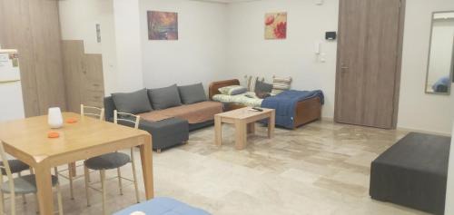 Koukouli Apartment | Elia patra apartment