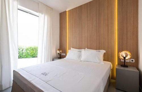 Loutraki Apartment | Elisa Seaside Luxury Suite