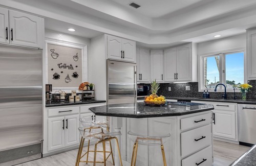 Homestead House | Elite 6BR Sports Resort: Heated Pool & Pro Courts